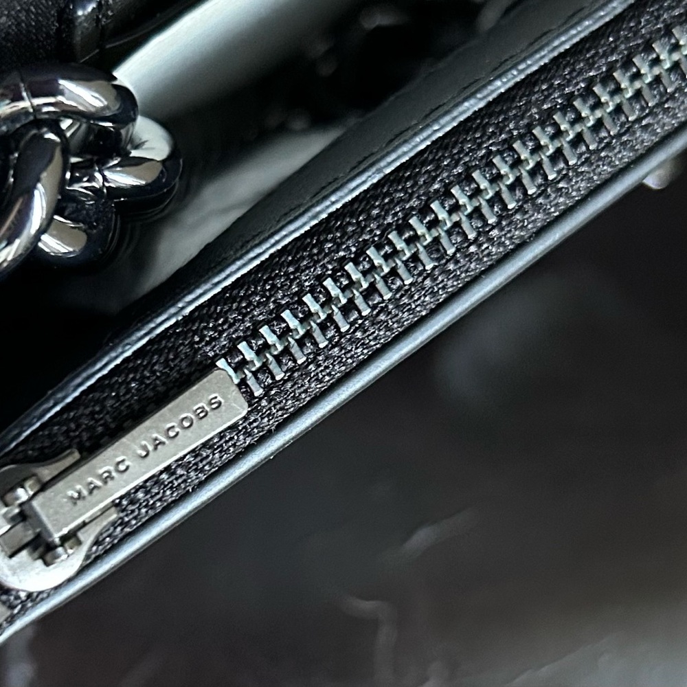 NWOT Marc Jacobs The J Mini Chain Accent Leather Handbag in Black -No Strap- - Picture 6 of 17